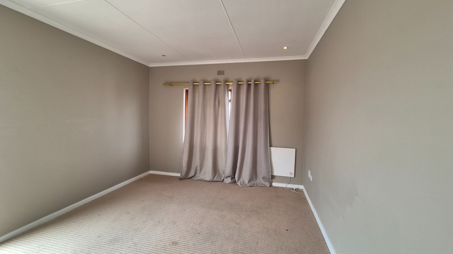 5 Bedroom Property for Sale in Country Club Western Cape